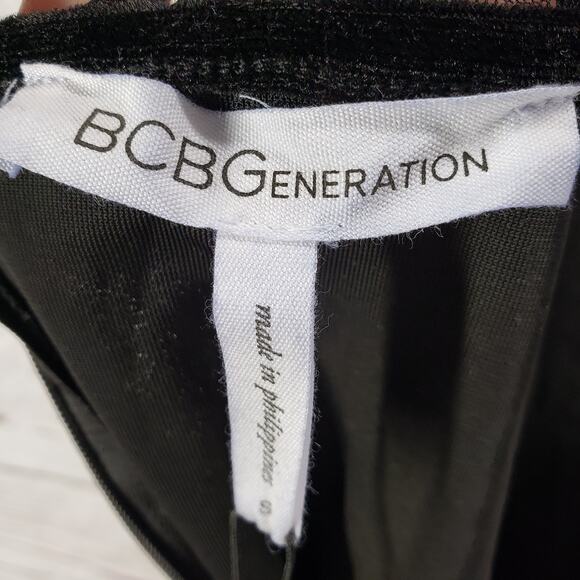 BCBGeneration New Women's Black Velvet Lace Pockets Romper Size Small - Picture 6 of 12